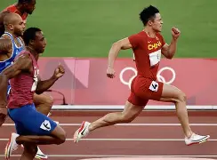 关于季后赛巅峰对决！川蜀烈马队击败南城风暴队，举重赛场再起波澜；全面提速抢占先机的信息