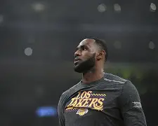 九游体育-科比81分全场回放高清